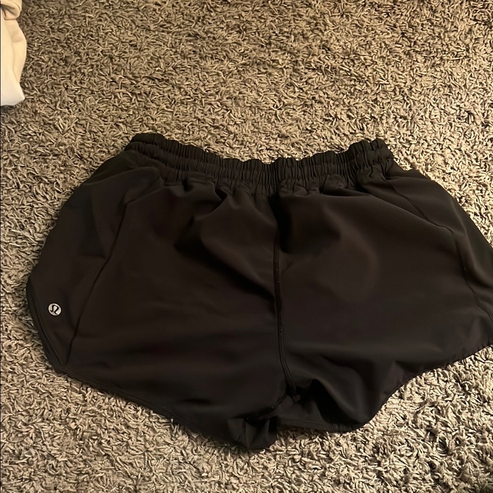 Lululemon low rise hotty hot black shorts